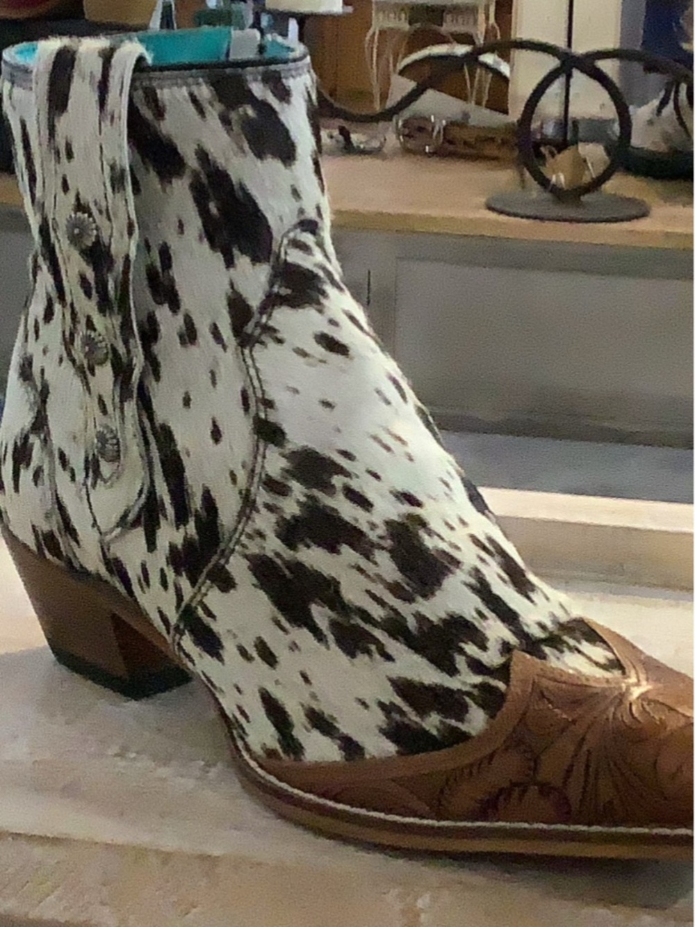 Western cowhide boot - Picture 6 of 9